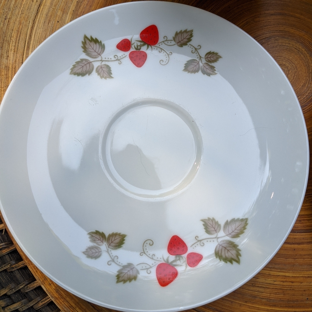 Vintage Strawberry Tea Cups - Picture 5 of 7